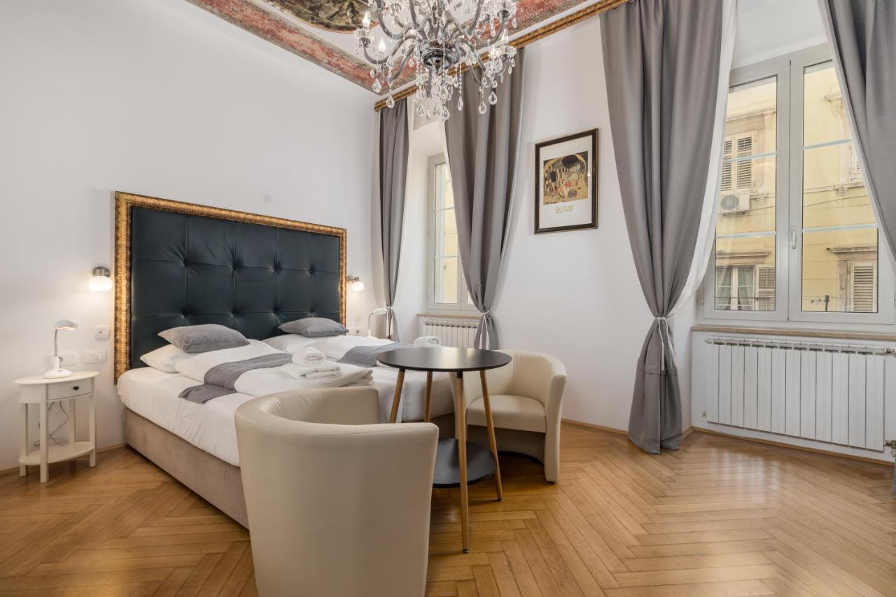 Appartement Art Teatro - Gustav Klimt à Rijeka Extérieur photo