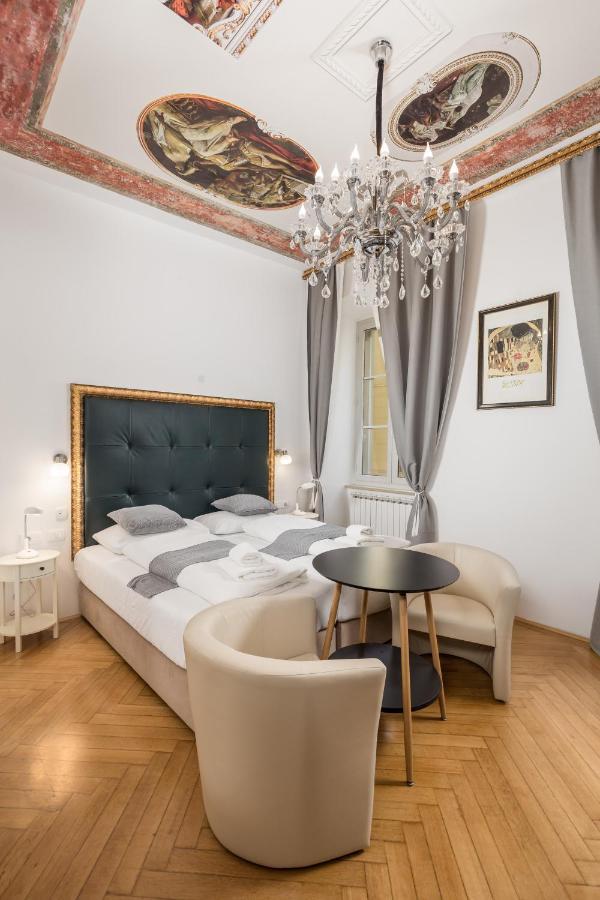 Appartement Art Teatro - Gustav Klimt à Rijeka Extérieur photo